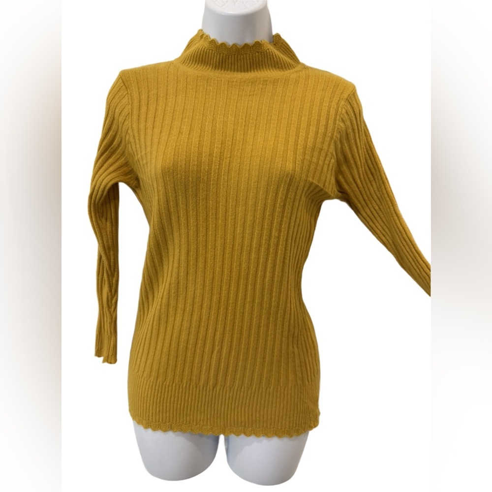 Jon & Anna Mustard Ribbed Sweater. Size Medium. NWT